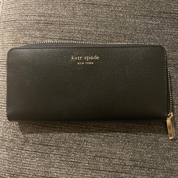 kate spade Handbags - BNWT Kate Spade Wallet!